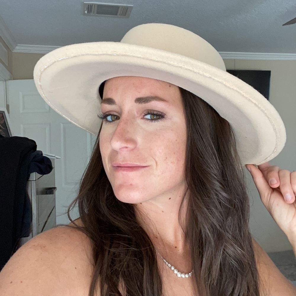 New hat - Picture 2 of 2